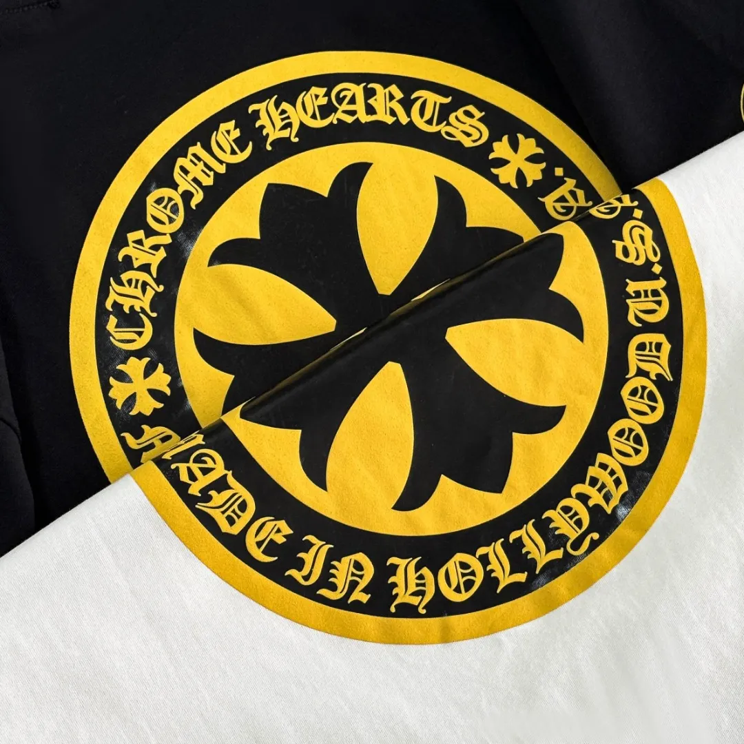 P170 Chrome Hearts 25 high-end versions. The fabric is made of 300 grams of high-density pure cotton. It does not deform or shrink. It has three labels. It is the same style for men and women. Technology: suede foaming + digital printing. Color: white, black. SIZE: S-XL.